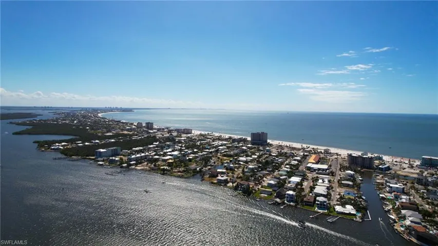 19281 #32-33 San Carlos Blvd, Fort Myers Beach, Florida 33931