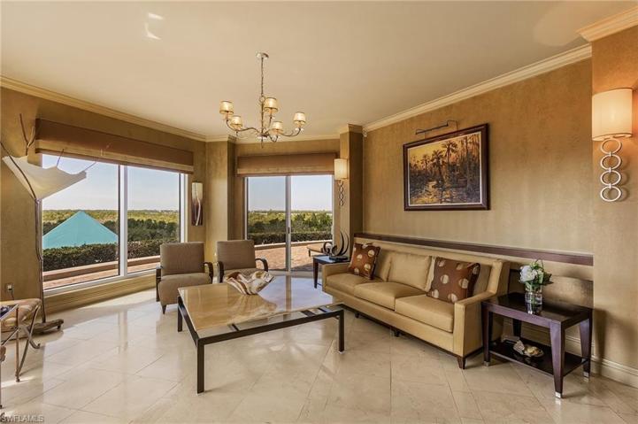 Formal living area