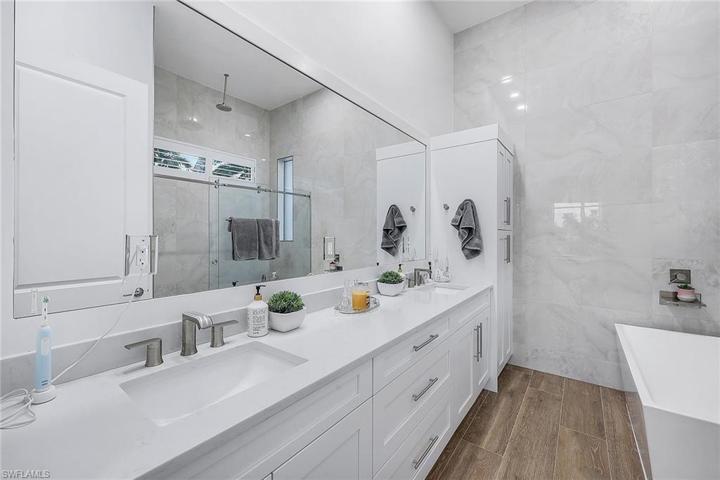 1888 N Bahama  AVE, MARCO ISLAND, FL 34145