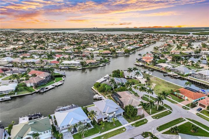 1888 N Bahama  AVE, MARCO ISLAND, FL 34145