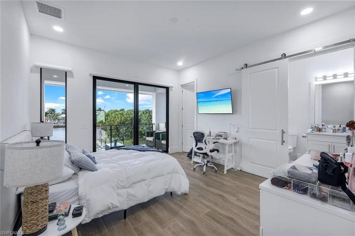 1888 N Bahama  AVE, MARCO ISLAND, FL 34145