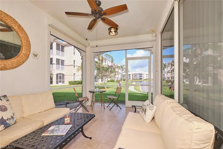 Sunroom / solarium with ceiling fan