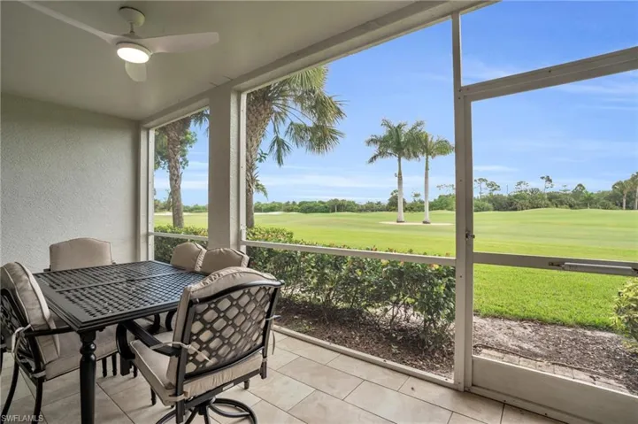 Sunroom with ceiling fan