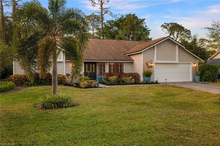 2259 Queens Way, Naples, Florida 34112