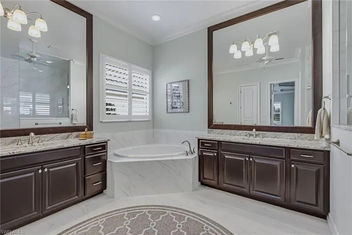 9454 Lagomar Ct, Naples, Florida 34114