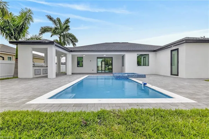 330 Sw 26th Pl, Cape Coral, Florida 33991