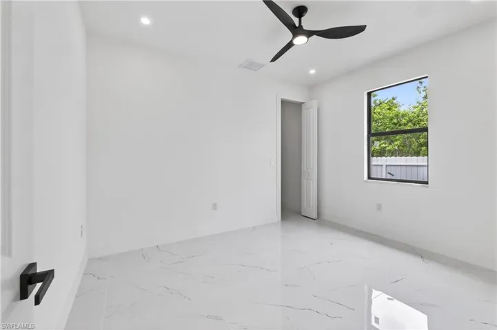 330 Sw 26th Pl, Cape Coral, Florida 33991