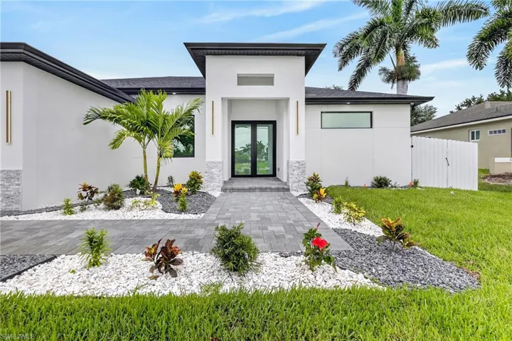 330 Sw 26th Pl, Cape Coral, Florida 33991