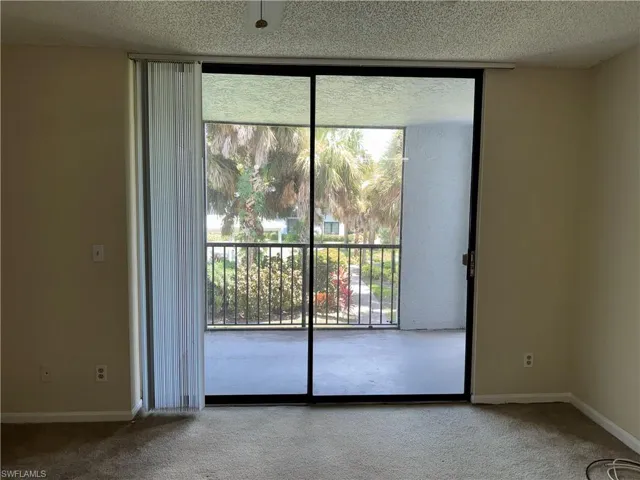 Slider to large lanai space