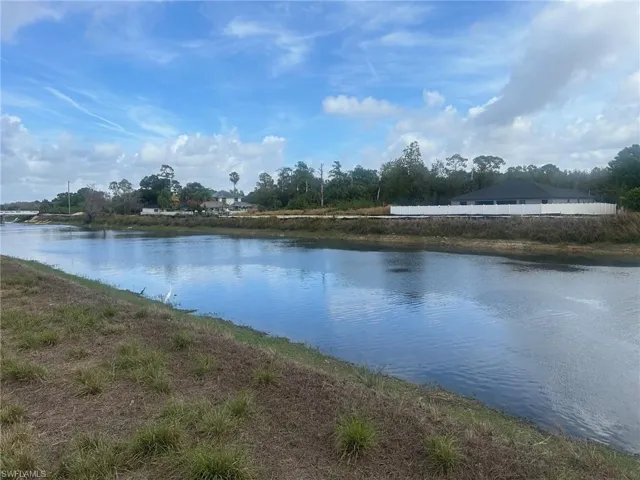 2620  Queen  DR, Lehigh Acres, FL 33971