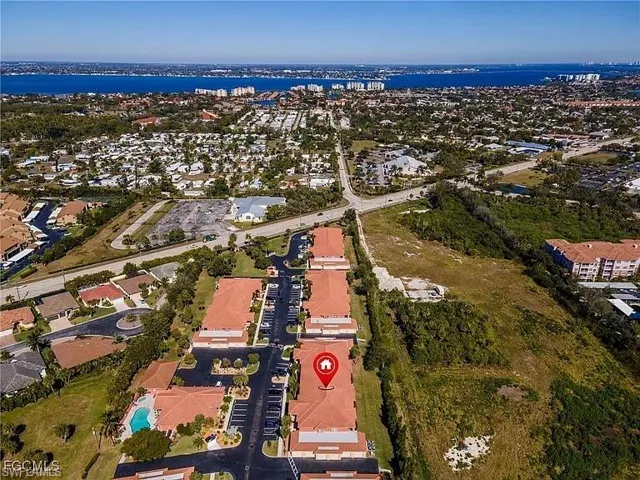 15989  Mandolin Bay  DR, Fort Myers, FL 33908