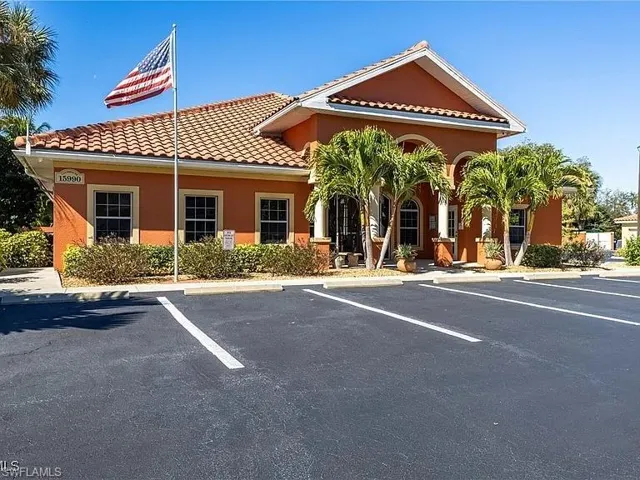 15989 Mandolin Bay Dr 204, Fort Myers, Florida 33908
