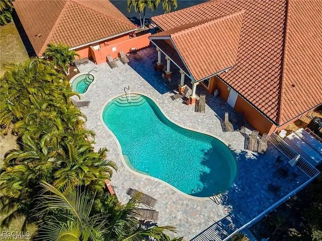 15989  Mandolin Bay  DR, Fort Myers, FL 33908