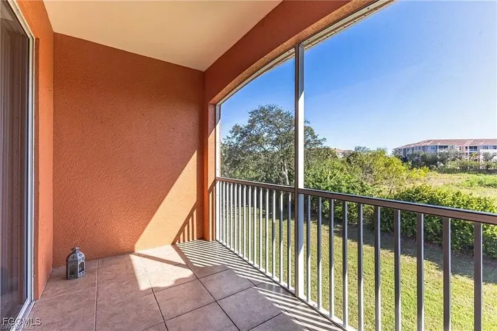 15989  Mandolin Bay  DR, Fort Myers, FL 33908