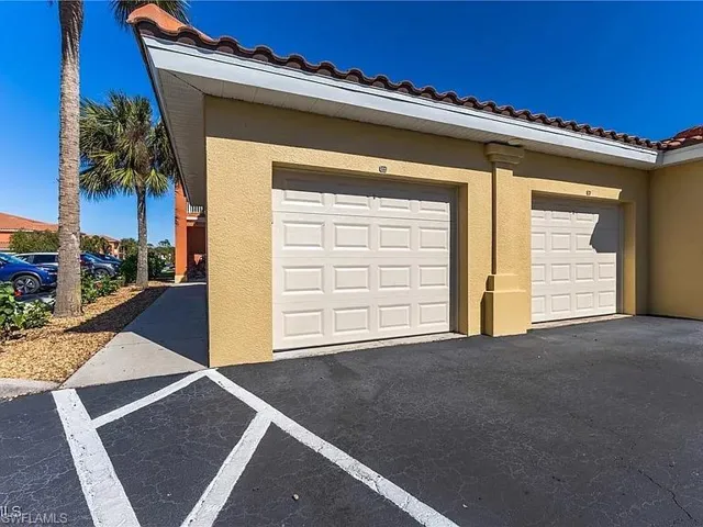 15989  Mandolin Bay  DR, Fort Myers, FL 33908