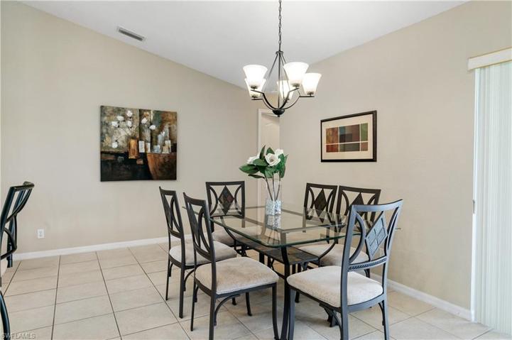 Eat-in-kitchen