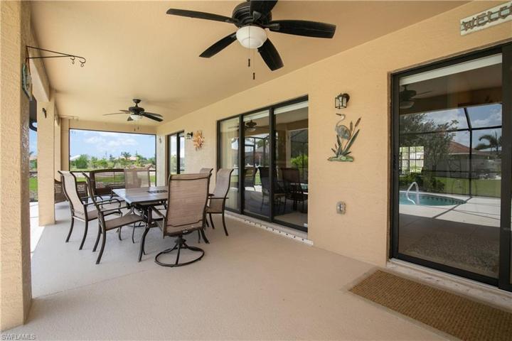 Large under truss lanai