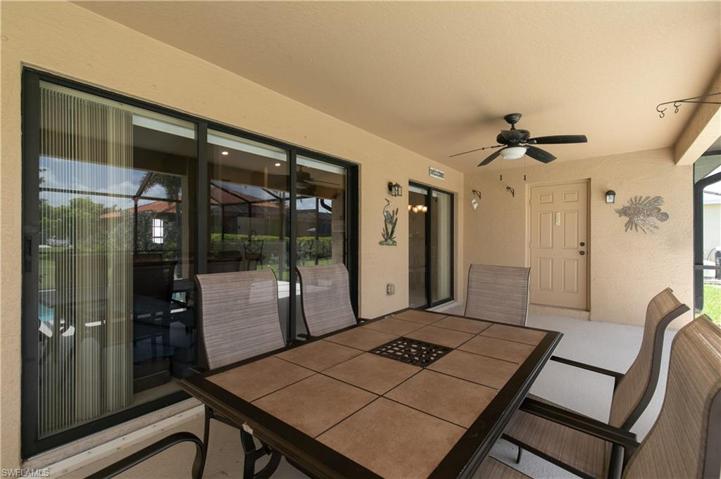 Large under truss lanai