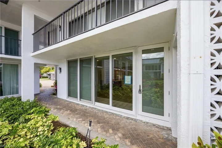 333 Harbour Dr 109, Naples, Florida 34103