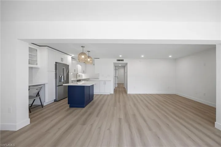 333 Harbour Dr 109, Naples, Florida 34103