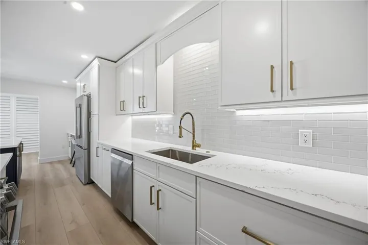 333 Harbour Dr 109, Naples, Florida 34103