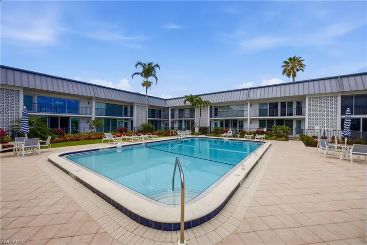 333 Harbour Dr 109, Naples, Florida 34103