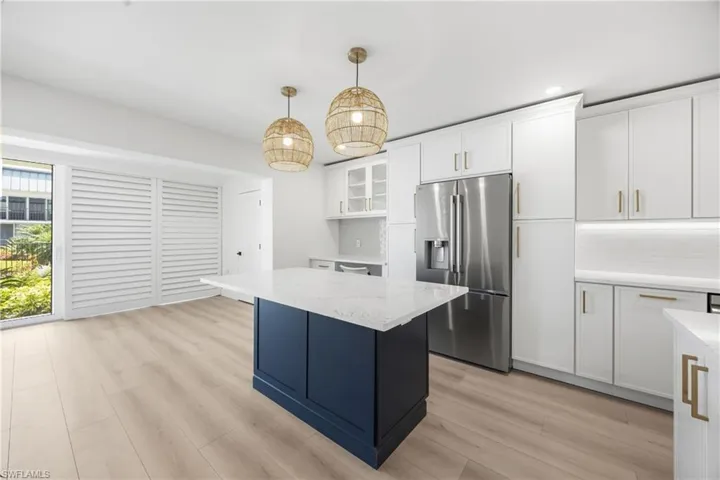 333 Harbour Dr 109, Naples, Florida 34103