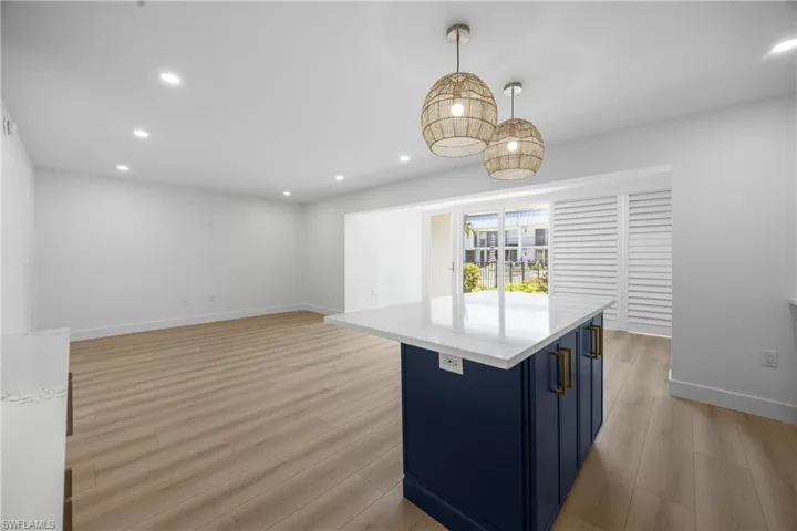 333 Harbour Dr 109, Naples, Florida 34103