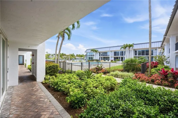 333 Harbour Dr 109, Naples, Florida 34103