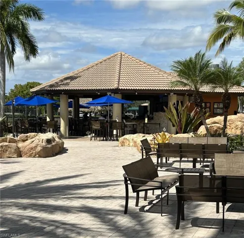 Tiki Bar/Restaurant