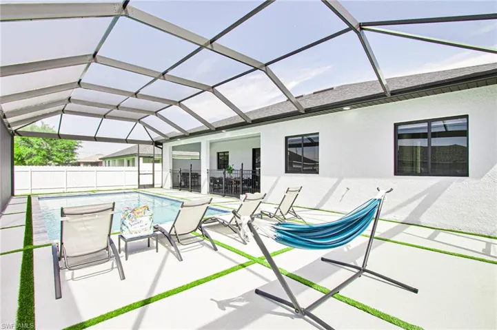 836 NE 6th  PL, Cape Coral, FL 33909