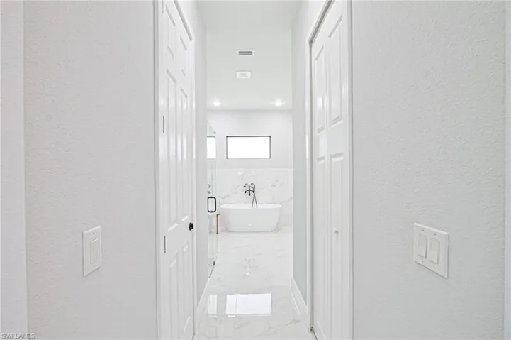 836 NE 6th  PL, Cape Coral, FL 33909