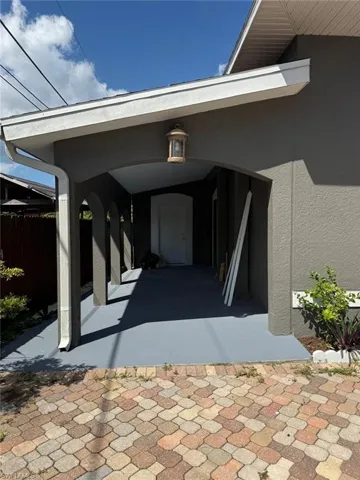5248 Confederate Dr, Naples, Florida 34113
