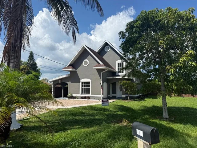 5248 Confederate Dr, Naples, Florida 34113