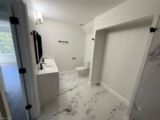 5248 Confederate Dr, Naples, Florida 34113