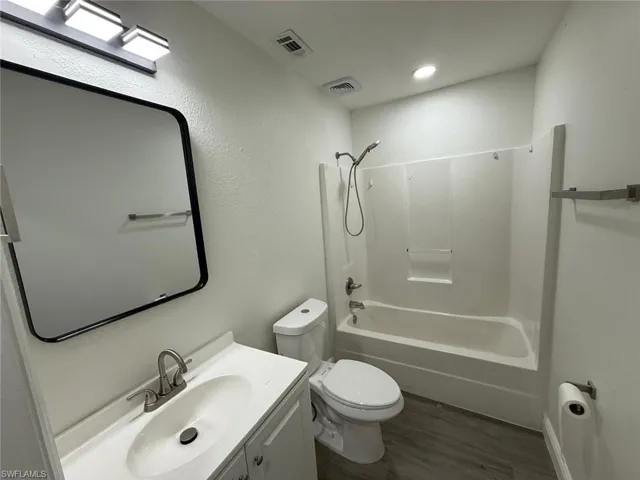 5248 Confederate Dr, Naples, Florida 34113