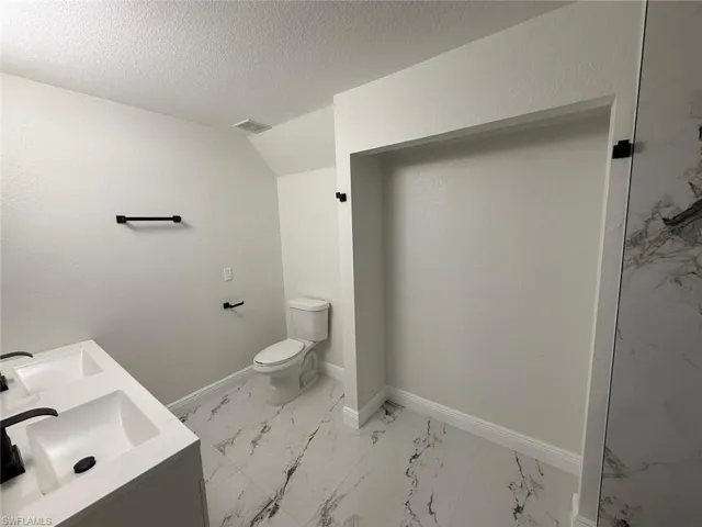5248 Confederate Dr, Naples, Florida 34113