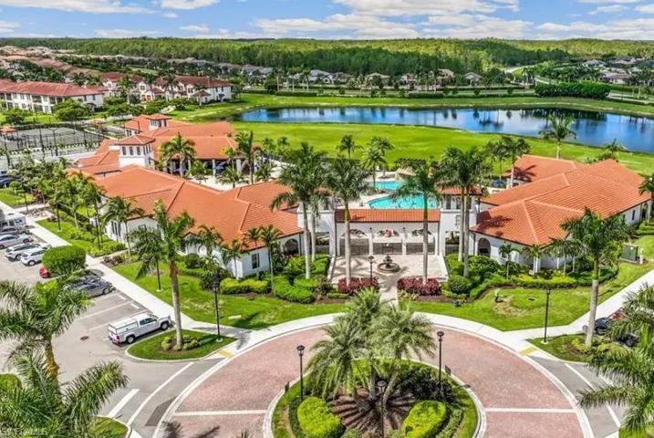 Birds eye view of town center property with amenities