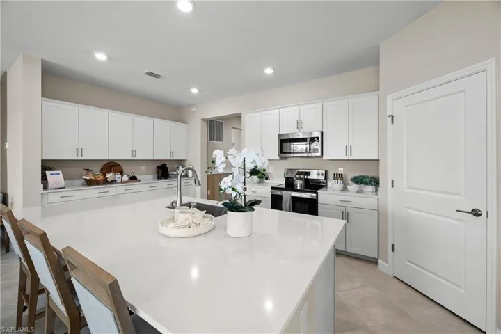 3245 Weston Manor Dr, Alva, Florida 33920