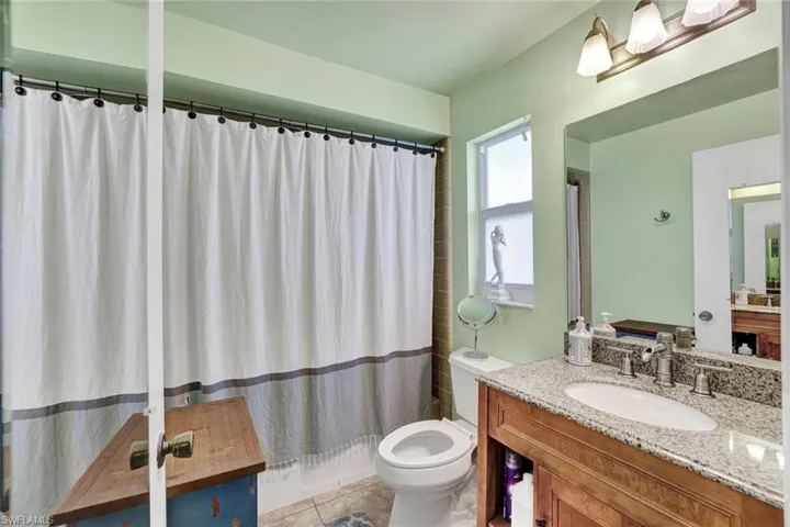 3rd bathroom with tub