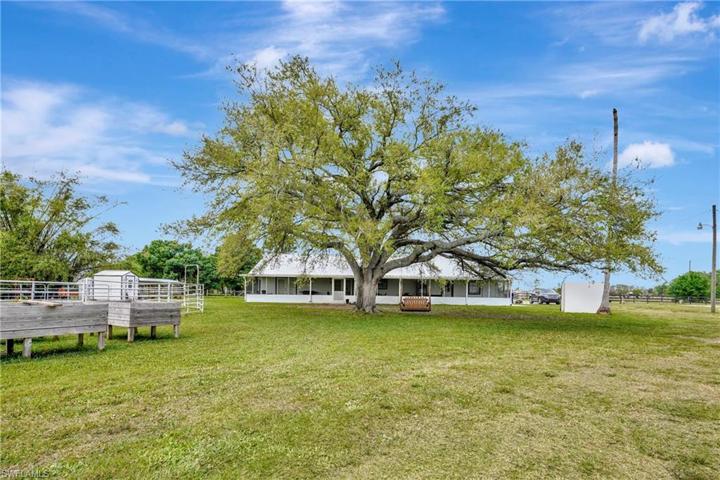 8200  Dosonte  LN, North Fort Myers, FL 33917