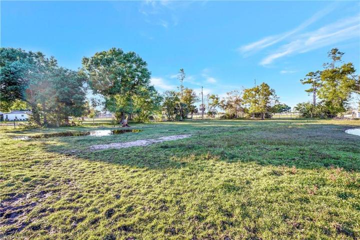 8200  Dosonte  LN, North Fort Myers, FL 33917