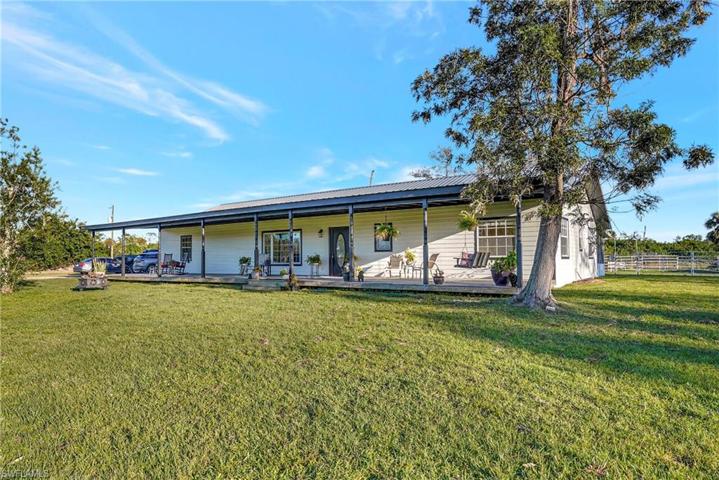 8200  Dosonte  LN, North Fort Myers, FL 33917