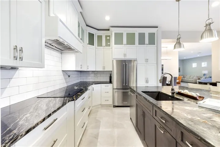 Offering plenty of storage space, counter space and pull out drawers