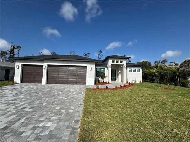 212  Fairway  RD, Rotonda West, FL 33947
