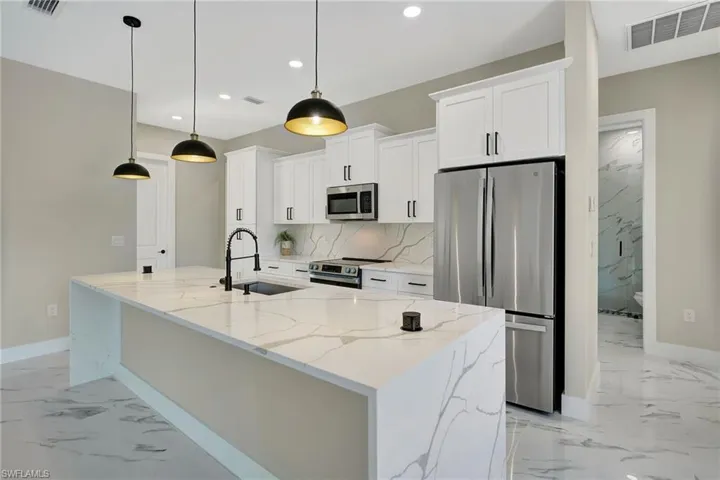212  Fairway  RD, Rotonda West, FL 33947