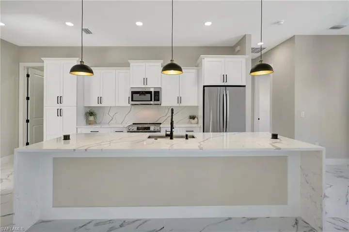212  Fairway  RD, Rotonda West, FL 33947