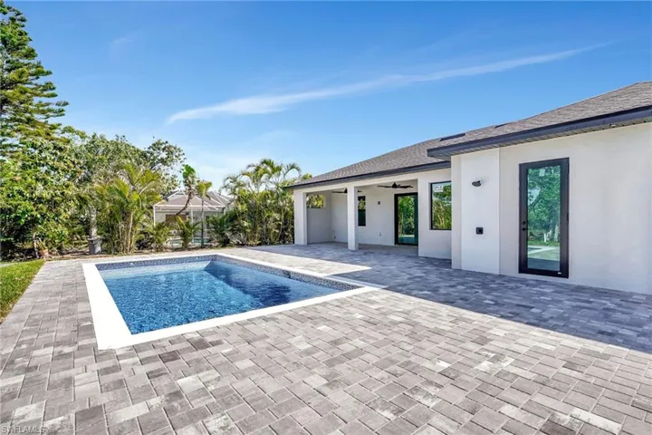 212  Fairway  RD, Rotonda West, FL 33947