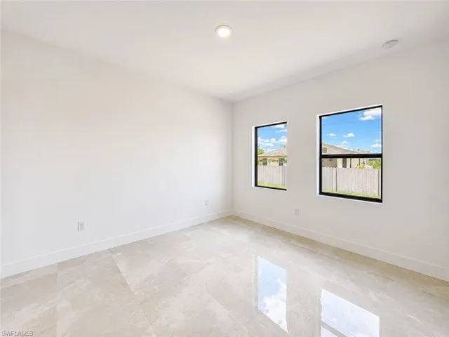2220 39th Ter, Cape Coral, Florida 33909