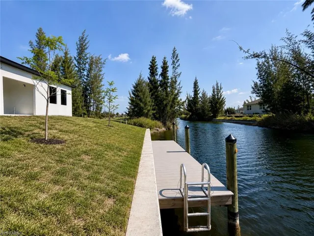 2220 39th Ter, Cape Coral, Florida 33909